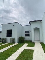 12150 SW 213th St in Miami, FL - Building Photo