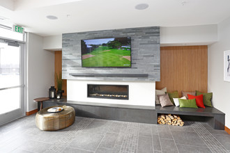 The Island Residences in Minnetonka, MN - Foto de edificio - Interior Photo