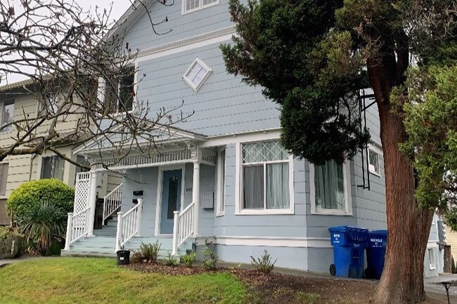 1803 S Weller St, Unit A in Seattle, WA - Foto de edificio - Building Photo