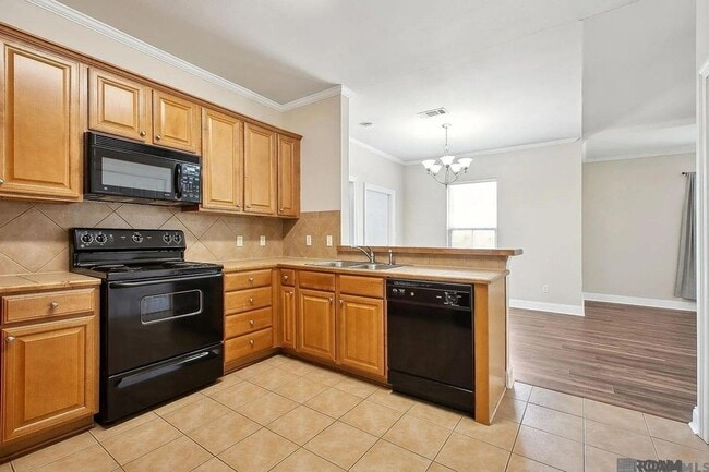 7300 Burbank Dr in Baton Rouge, LA - Building Photo - Building Photo