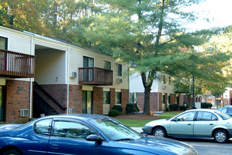 Academy Apartments in West Point, VA - Building Photo - Building Photo