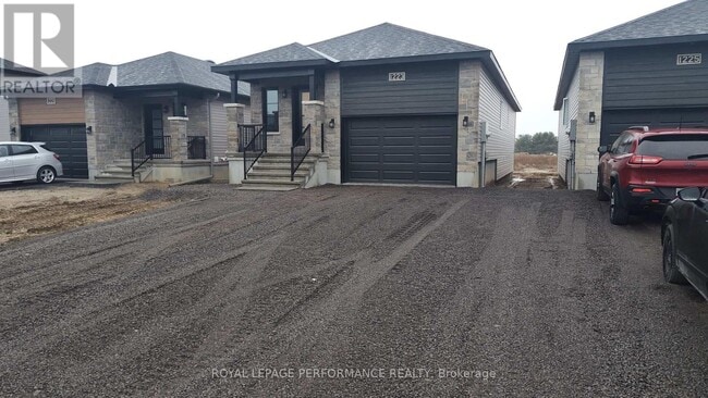 1223 Montblanc Cres