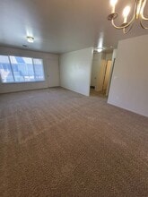 112 Palmer Dr in Dayton, NV - Building Photo - Building Photo