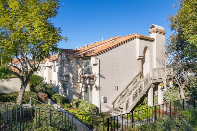 26342 Forest Ridge Dr in Lake Forest, CA - Foto de edificio - Building Photo