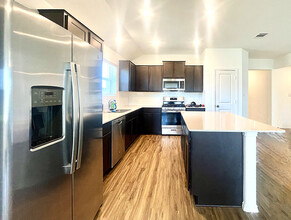 217 Coventry Dr in Hutto, TX - Building Photo - Building Photo