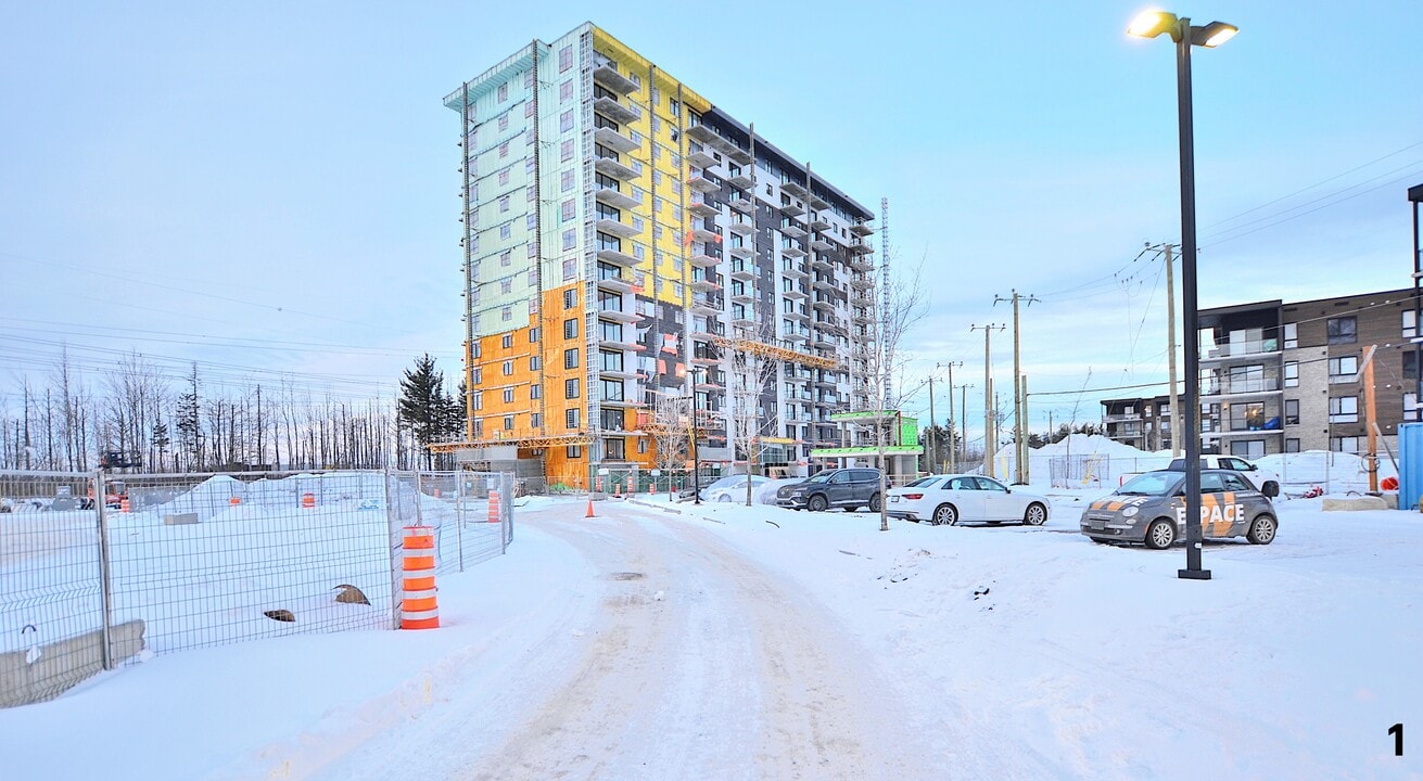 12065 Rue de Blois in Mirabel, QC - Building Photo