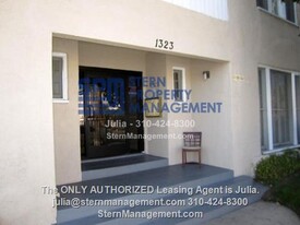 1323 N. Kingsley Dr. in Los Angeles, CA - Building Photo - Building Photo