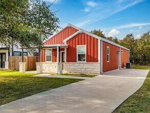 904 Central Blvd in Bertram, TX - Building Photo - Building Photo