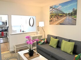 287 Dorchester St, Unit 2 in Boston, MA - Building Photo