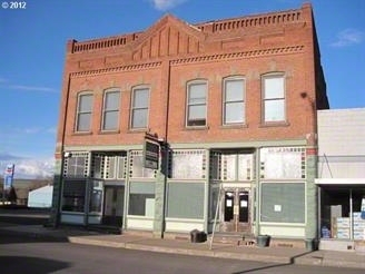 45 S 8th Ave in Elgin, OR - Building Photo