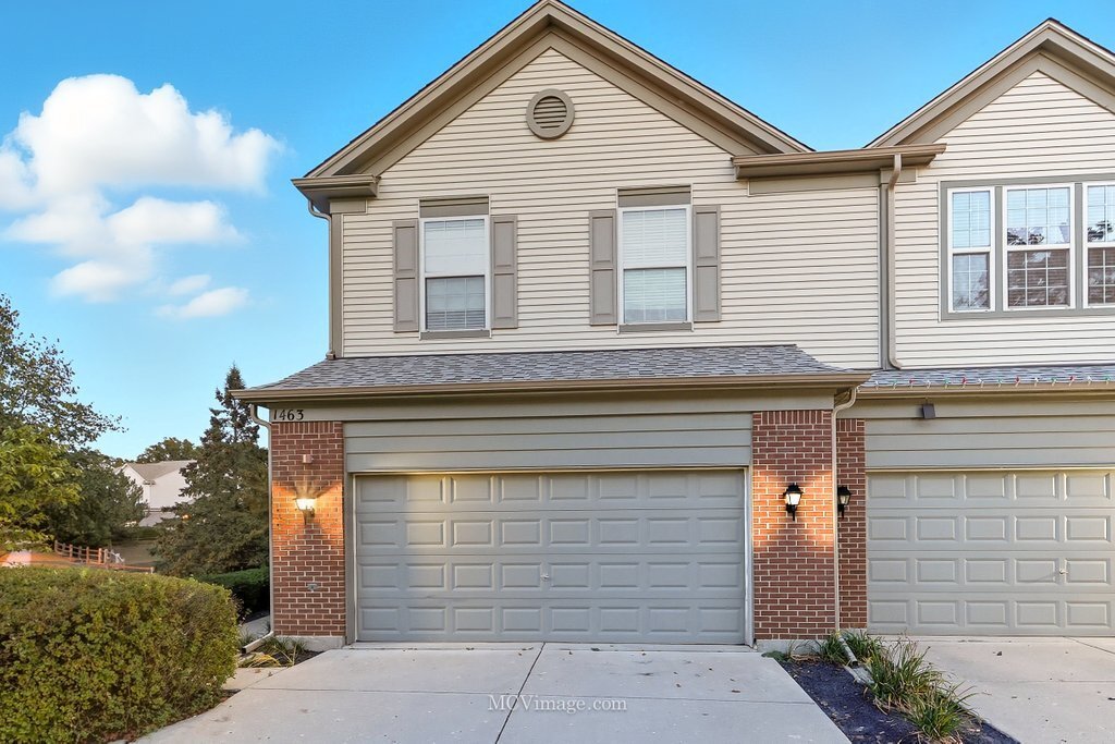 1463 Yellowstone Dr in Streamwood, IL - Building Photo