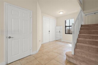 10021 NW 87th Ter in Doral, FL - Building Photo - Building Photo