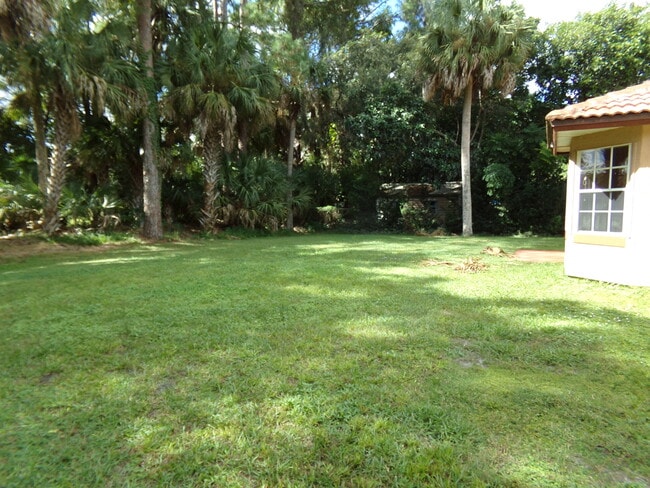 310 Seahorse Cir SE in Palm Bay, FL - Building Photo - Building Photo