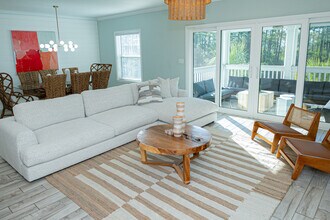 6619 Carlinga Dr in Pensacola, FL - Building Photo - Building Photo