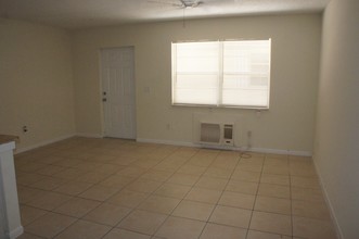 914 N Federal Hwy in Lake Worth, FL - Foto de edificio - Building Photo