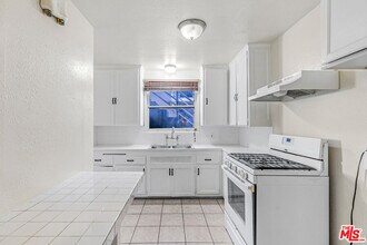 3725 S Victoria Ave in Los Angeles, CA - Building Photo - Building Photo