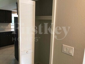 904 SE 34th Terrace in Cape Coral, FL - Building Photo - Building Photo