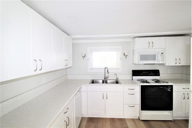 1745 Oak St in Sarasota, FL - Building Photo - Building Photo