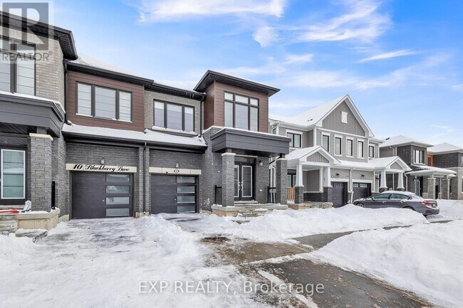 12 Blackberry Ln in Thorold, ON - Building Photo - Building Photo