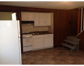 5 Lincoln St-Unit -3 in Plymouth, MA - Foto de edificio - Building Photo