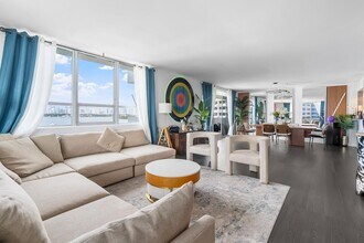 1500 Bay Rd, Unit 714s in Miami Beach, FL - Building Photo - Building Photo