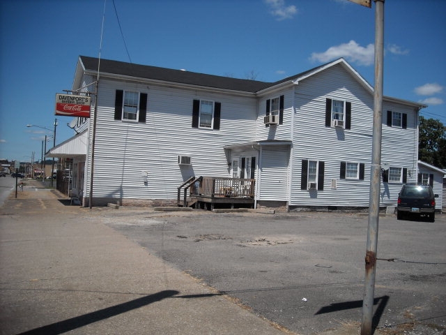 1107 S 3rd St in Ironton, OH - Building Photo