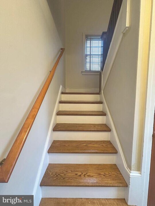 1009 Parkside Ave. in Ewing, NJ - Foto de edificio