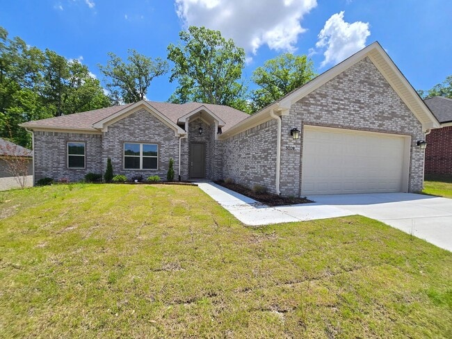property at 5009 Springwood Cir