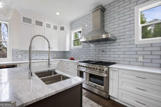 2415 W Rugby Ave in College Park, GA - Building Photo - Building Photo