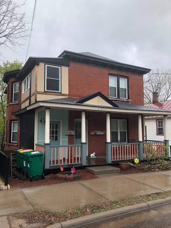 property at 401 Laurel St W