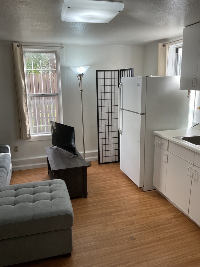 1405 Caroline St, Unit D