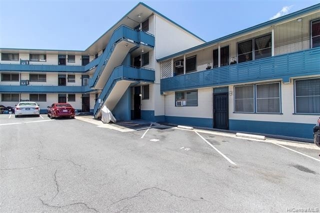 715 Umi St in Honolulu, HI - Foto de edificio
