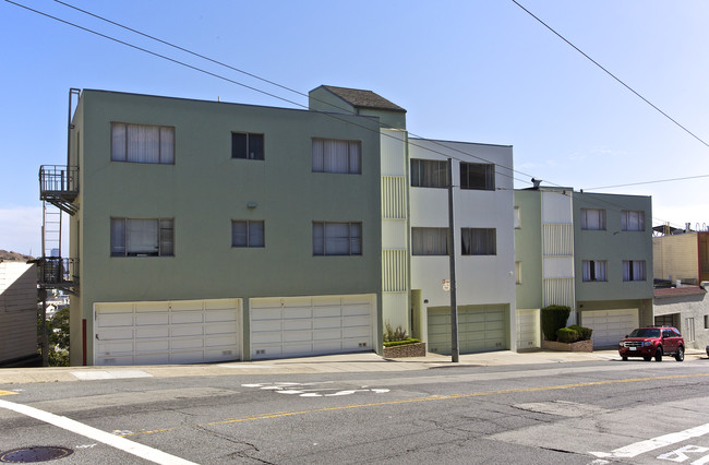 1420-1440 Clayton St in San Francisco, CA - Building Photo - Building Photo