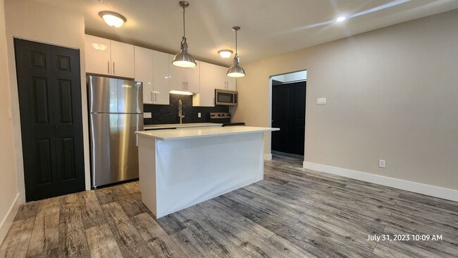 8717 Watson Rd in Webster Groves, MO - Building Photo - Building Photo