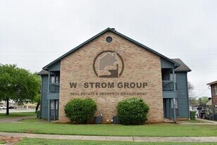 801 Treadwell Ct in Hurst, TX - Building Photo