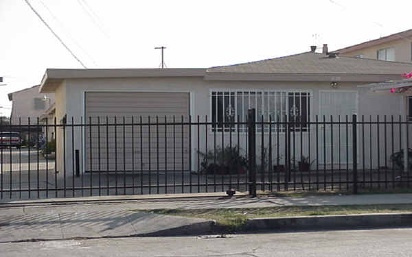 830 W Colden Ave in Los Angeles, CA - Building Photo - Building Photo