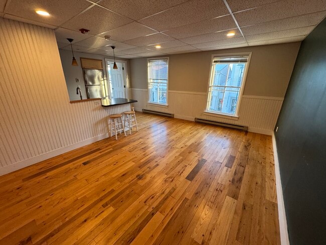 38 W Main St, Unit 3 in Mystic, CT - Building Photo - Building Photo