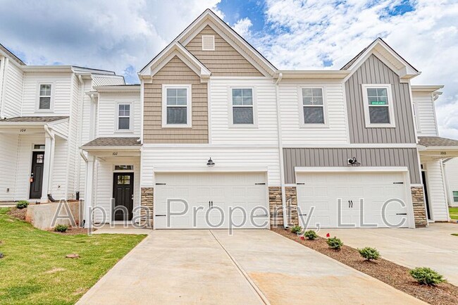 102 Sweet Almond Ct in Greer, SC - Building Photo - Building Photo