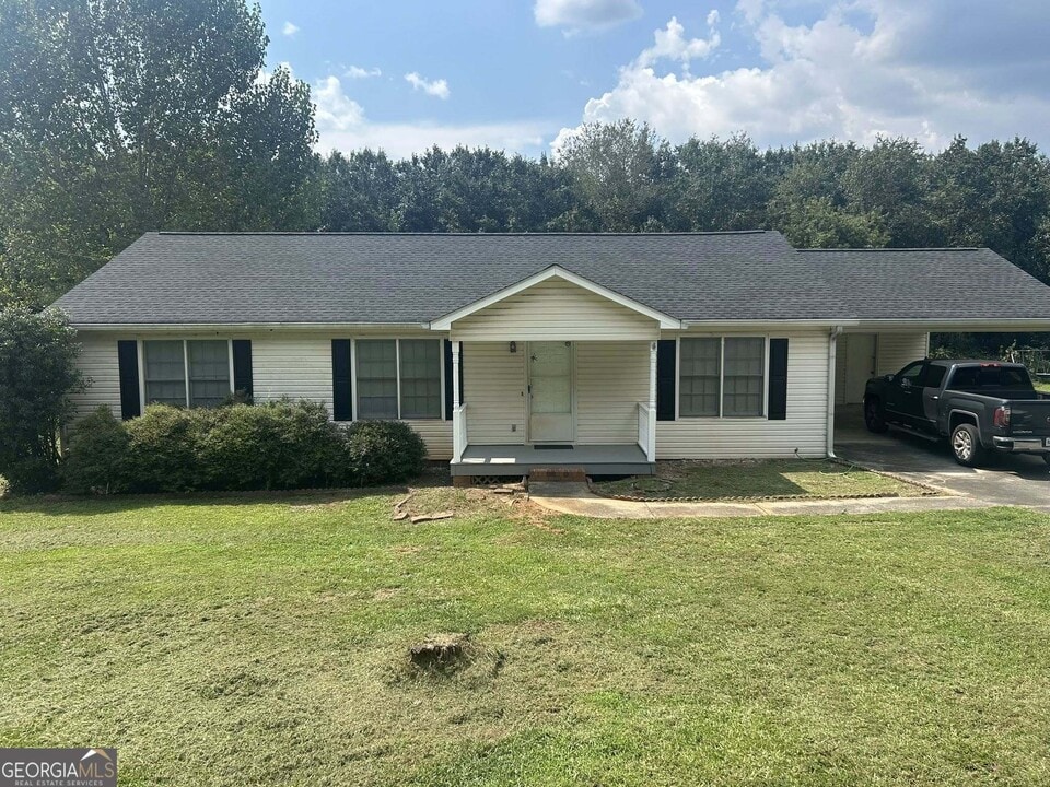 13 Edgefield Dr in Silver Creek, GA - Building Photo