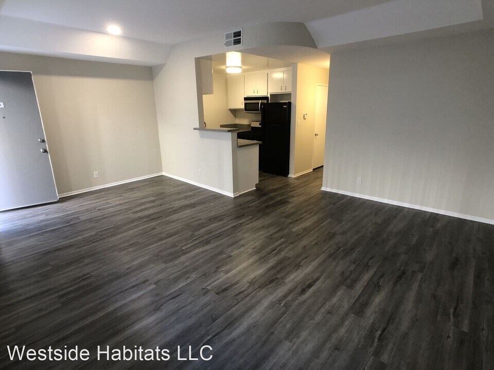 1423 N Curson Ave in Los Angeles, CA - Building Photo