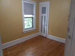 3463 N Oakland Ave, Unit UWM / East-Side 3BR upper flat in Milwaukee, WI - Foto de edificio - Building Photo