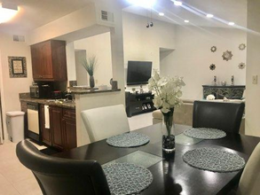 2440 NW 33rd St in Oakland Park, FL - Building Photo - Building Photo
