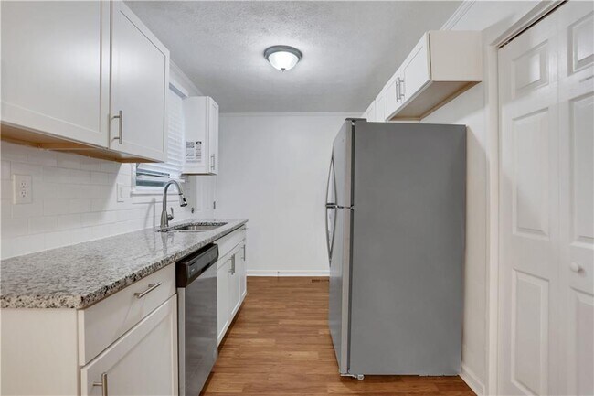 1367 Kenilworth Dr SW in Atlanta, GA - Building Photo - Building Photo