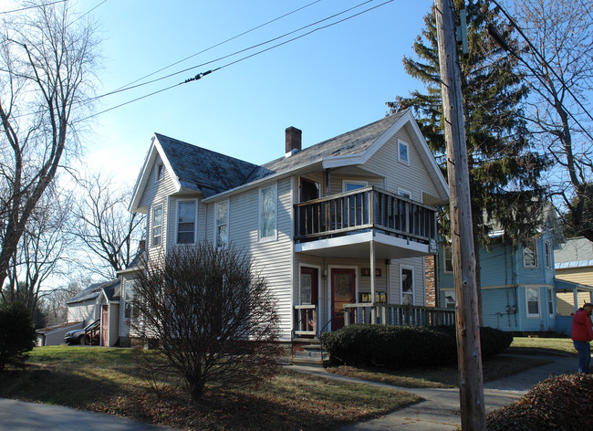 103 Catherine St in Scotia, NY - Foto de edificio - Building Photo