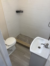 585 NW 117th St in Miami, FL - Foto de edificio - Building Photo