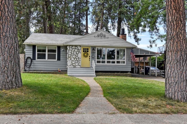 property at 6207 N Elm St