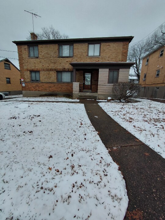 5434 Fox Rd in Cincinnati, OH - Building Photo