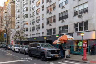 1091-1097 Lexington Ave in New York, NY - Building Photo - Building Photo