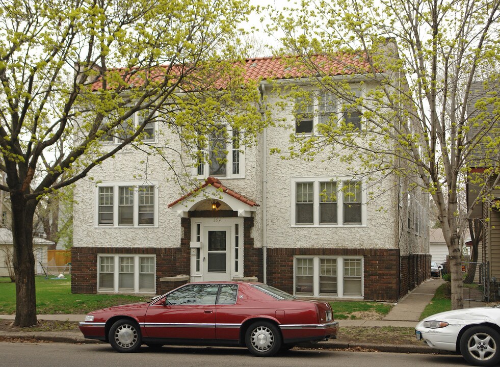 394 Cleveland Ave N in St. Paul, MN - Building Photo