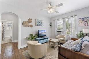 721 N H St in Lake Worth Beach, FL - Building Photo
